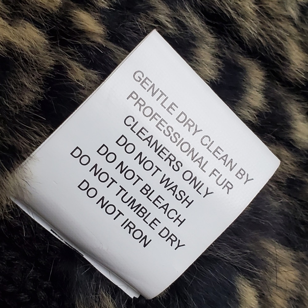 Elliatt Rabbit Fur Ribbed Knit Open Front Vest Small - Picture 7 of 7